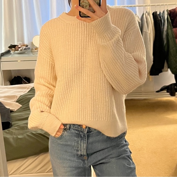 Wilfred 100% Merino Wool Maria Knit Sweater - Picture 4 of 11